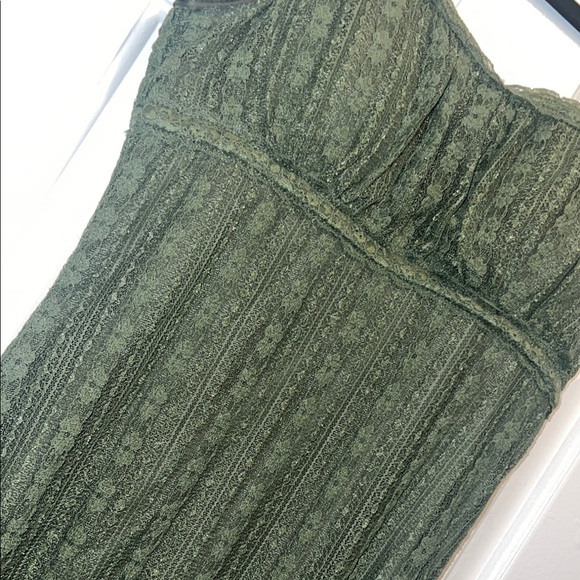 Green Lace Dress - Picture 3 of 5